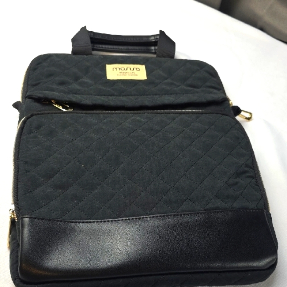 NWOT Mosiso Black Quilted‎ Laptop/Tablet Case Padded Fleecy Lining Handles